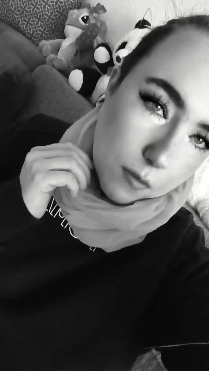 @🫠bunte Prinzessin mit herz🫠