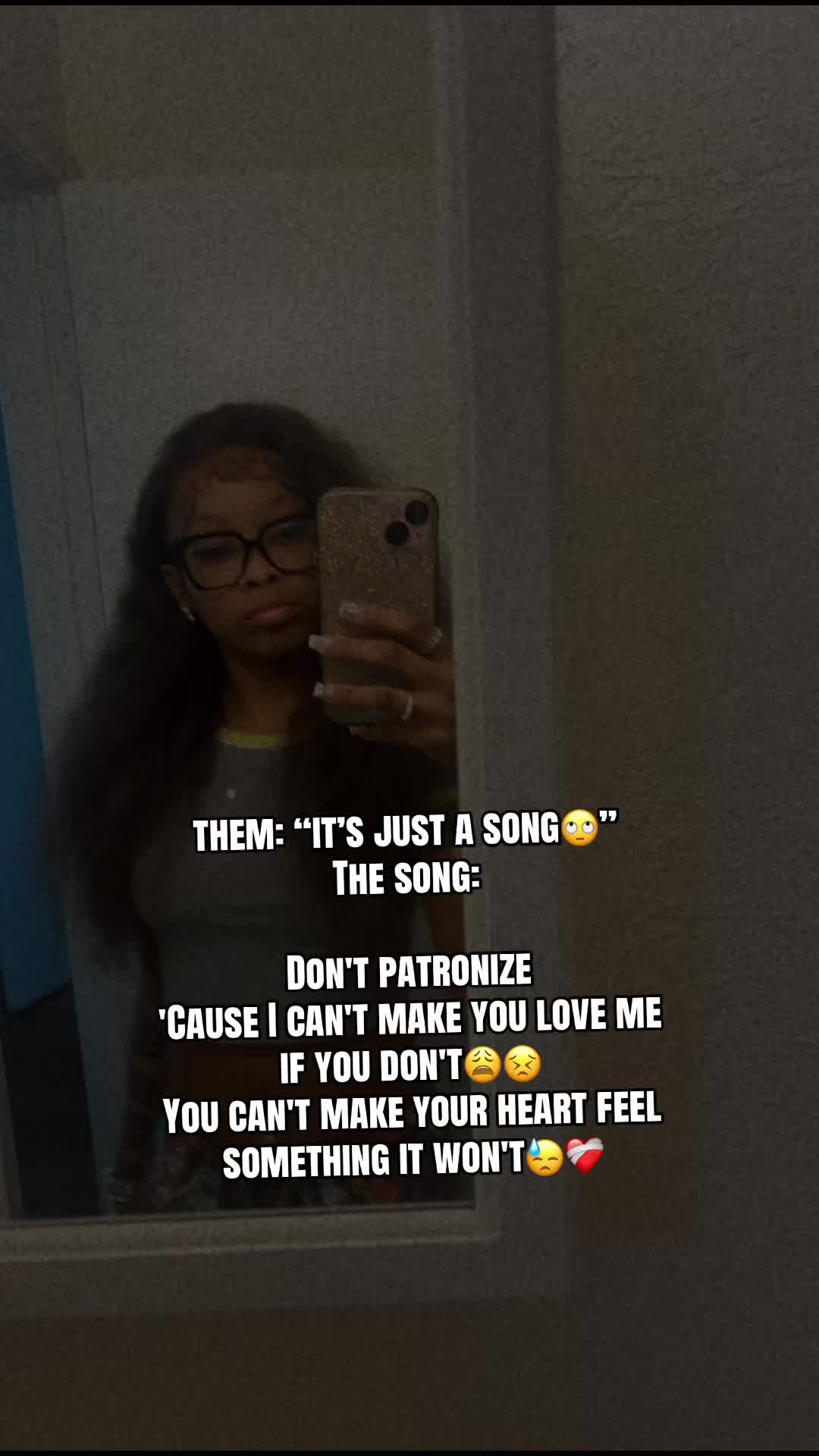 @_ms.h0lly_wood