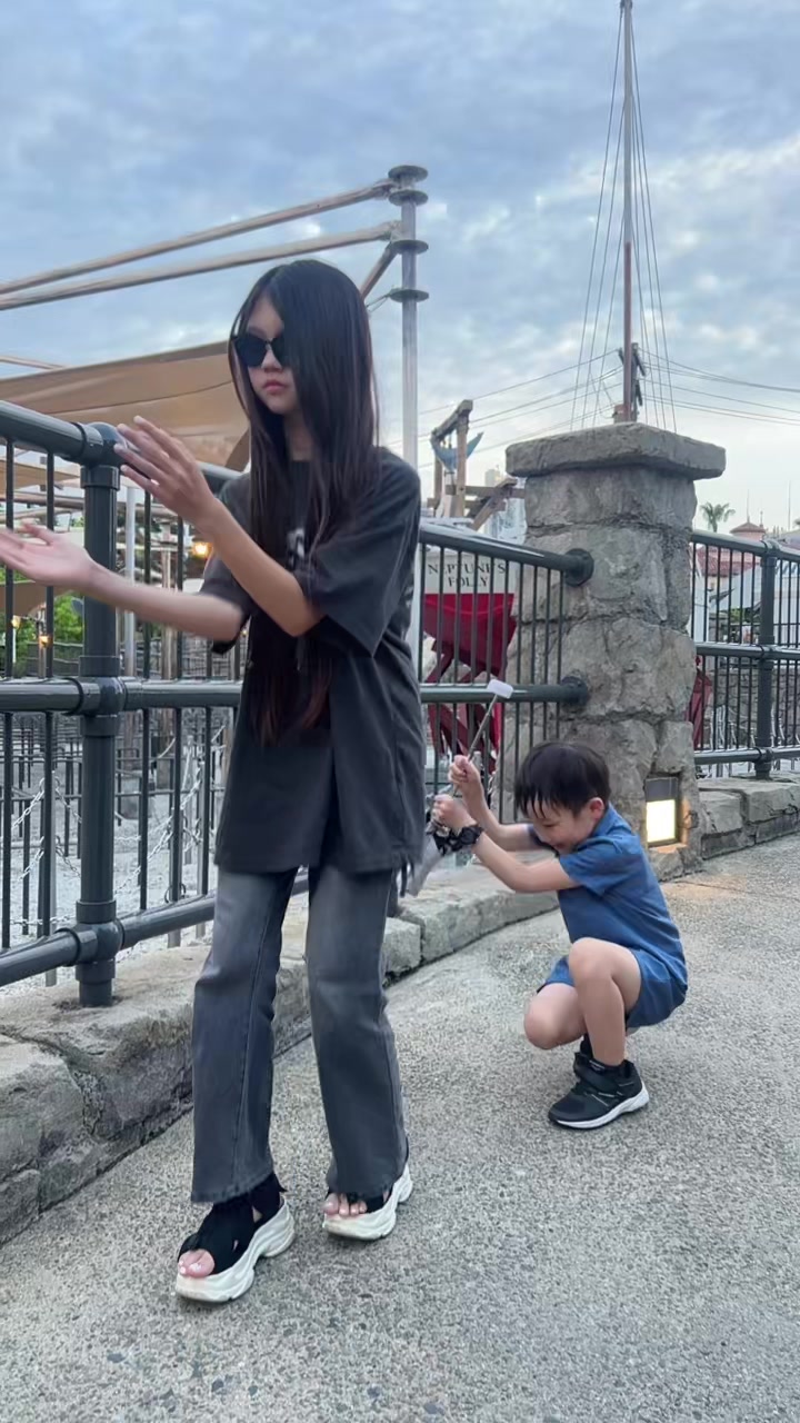 @lilysaりりさ🤍公式