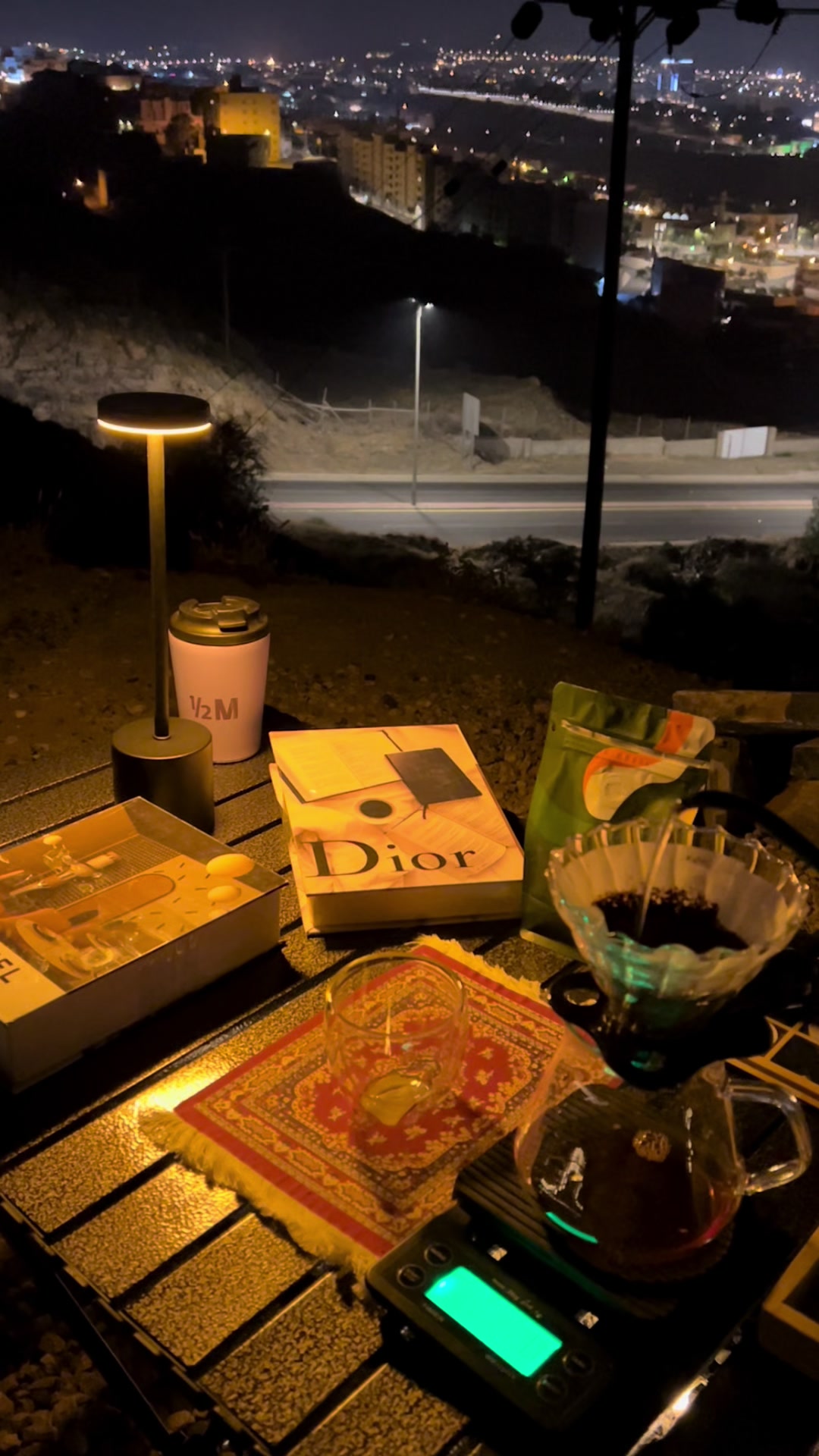 @جلسه وقمرا ⛺️🌌
