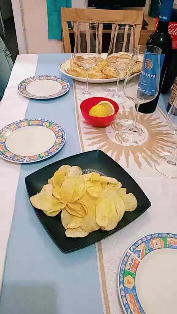 @nomi_molina