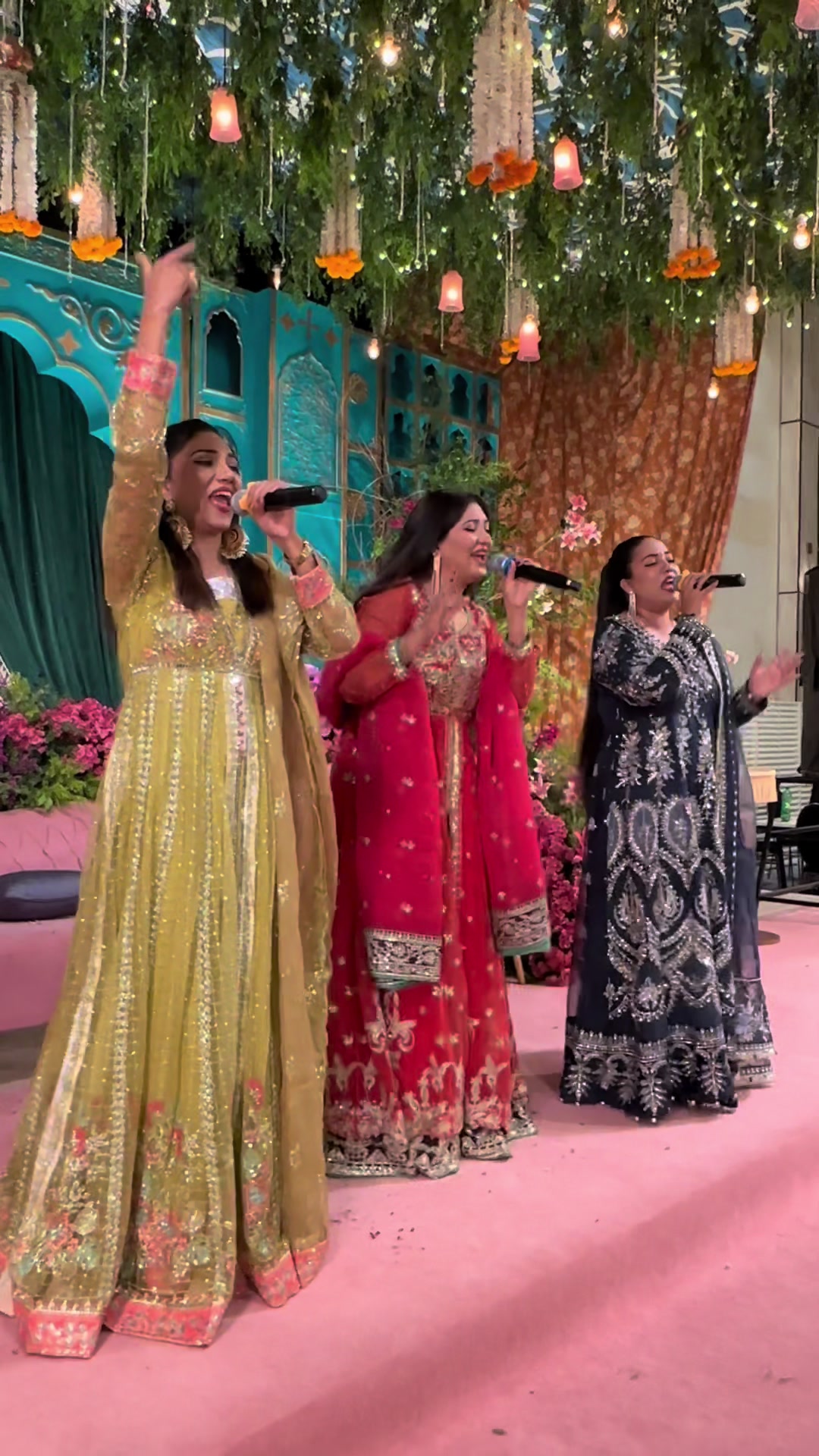 @Manwa Sisters ✅