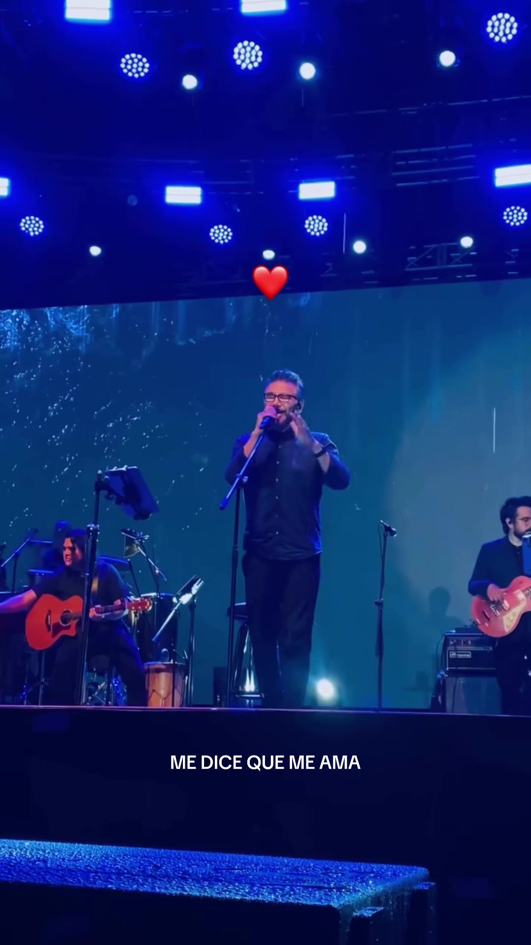 @Jesús Adrián Romero