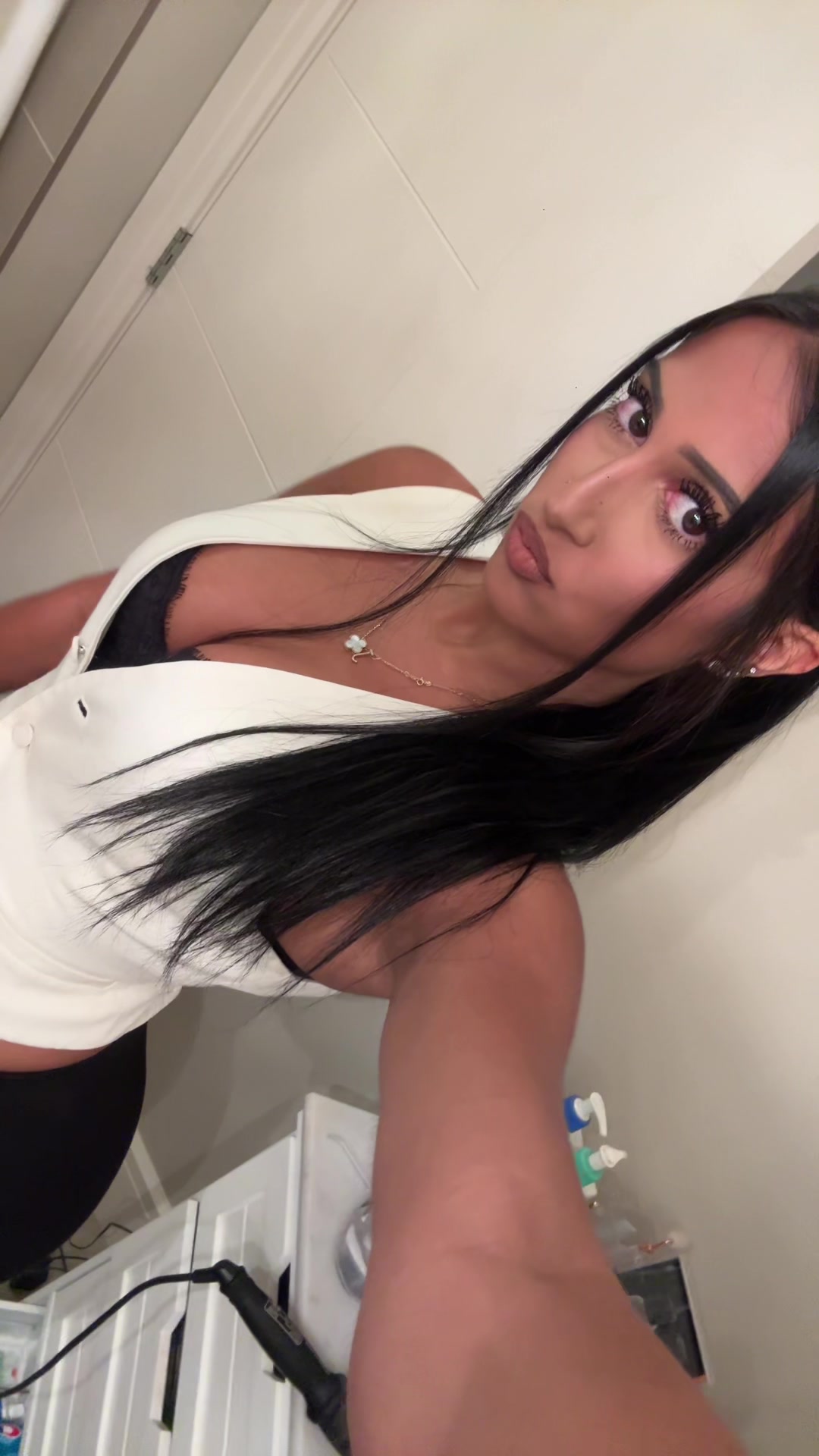 @𝒿.