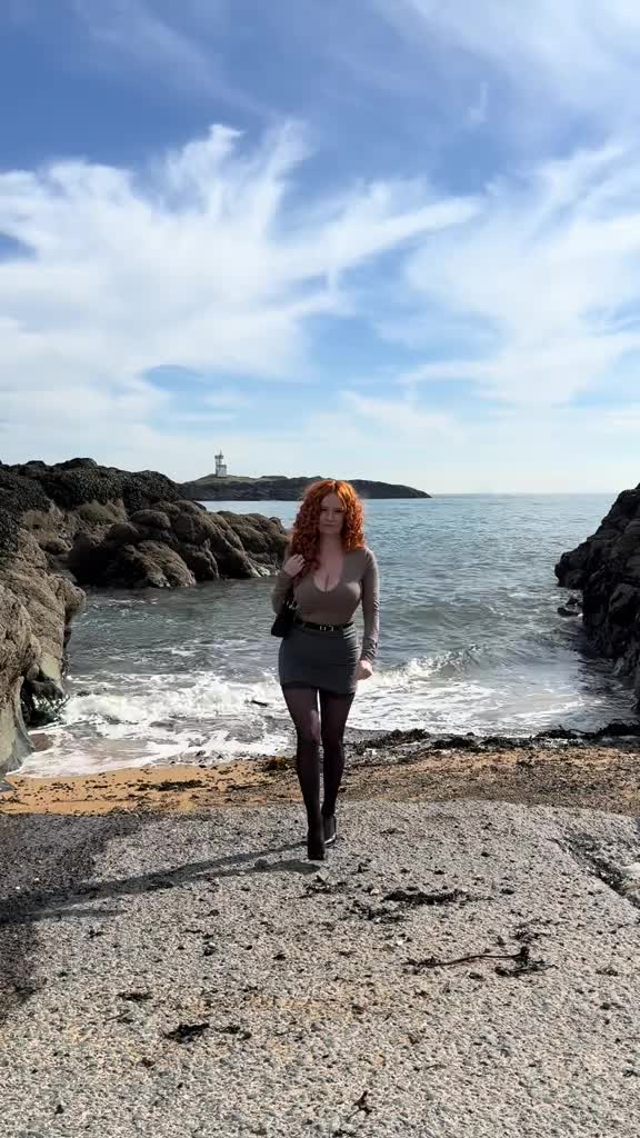 @redhead.girlnextdoor