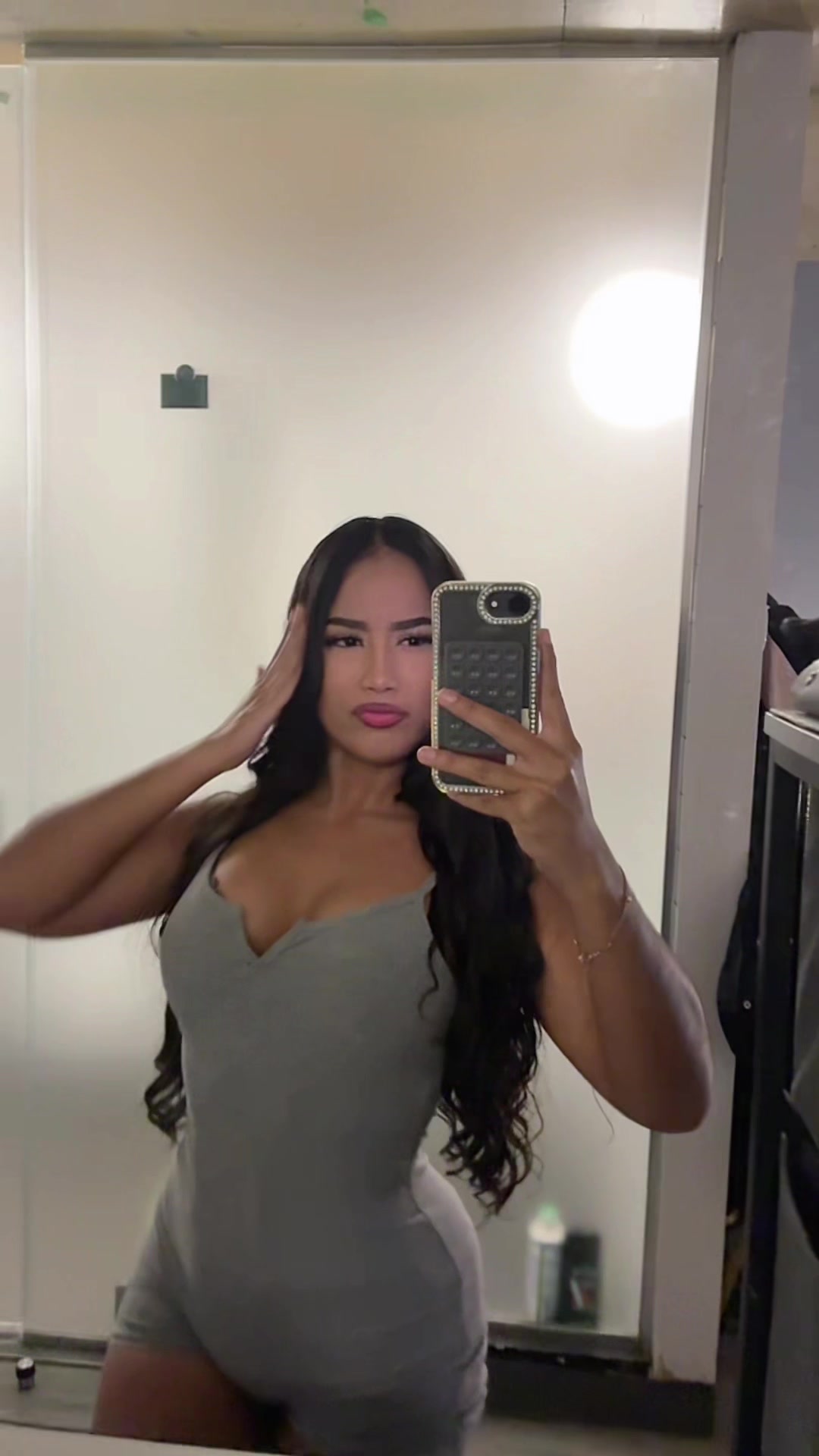 @𝐸𝓂𝒾𝓁𝓎.