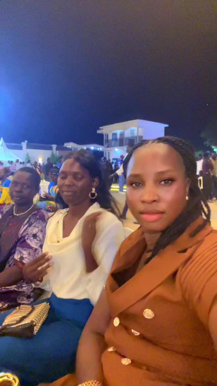 @Ayena Monique 🦋🇸🇸🥂🇺🇬🦋