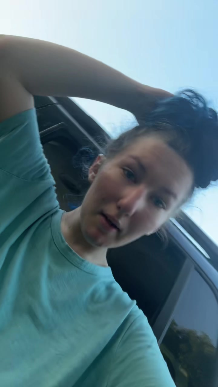 @yourgirlchloie08