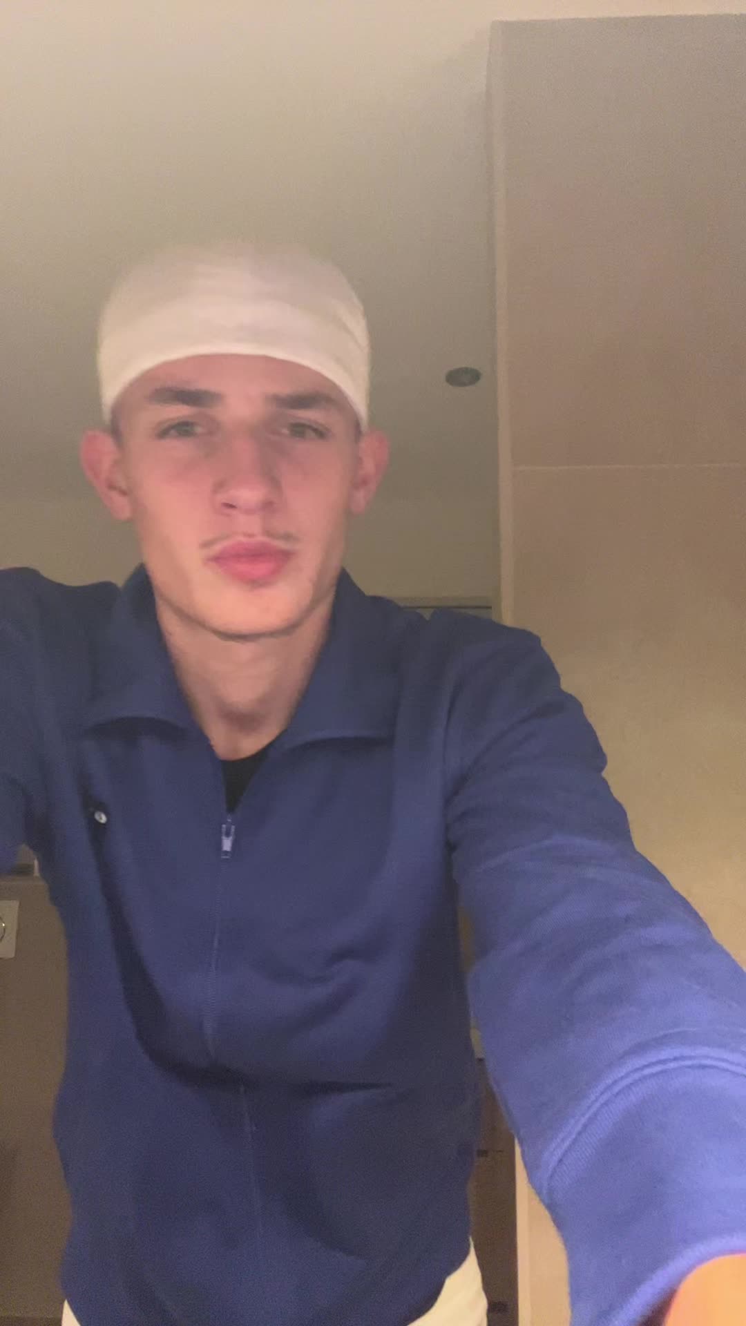 @𝐙