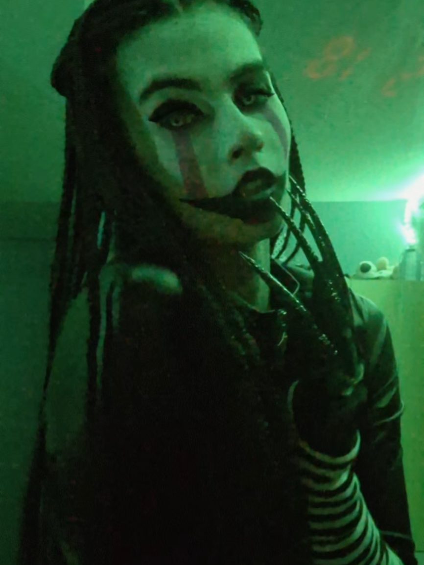 @Semsii