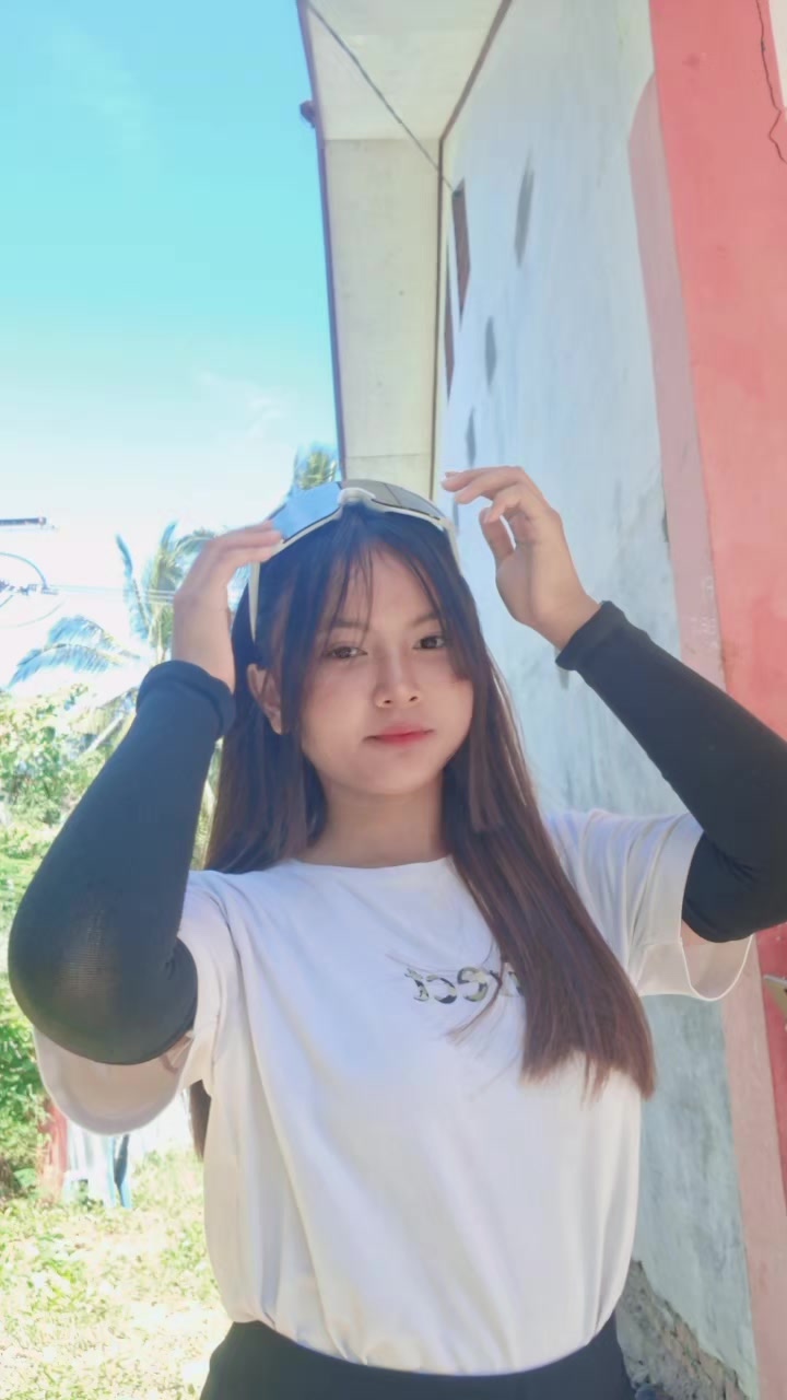 @𝐁T̸ | F L Y Y
