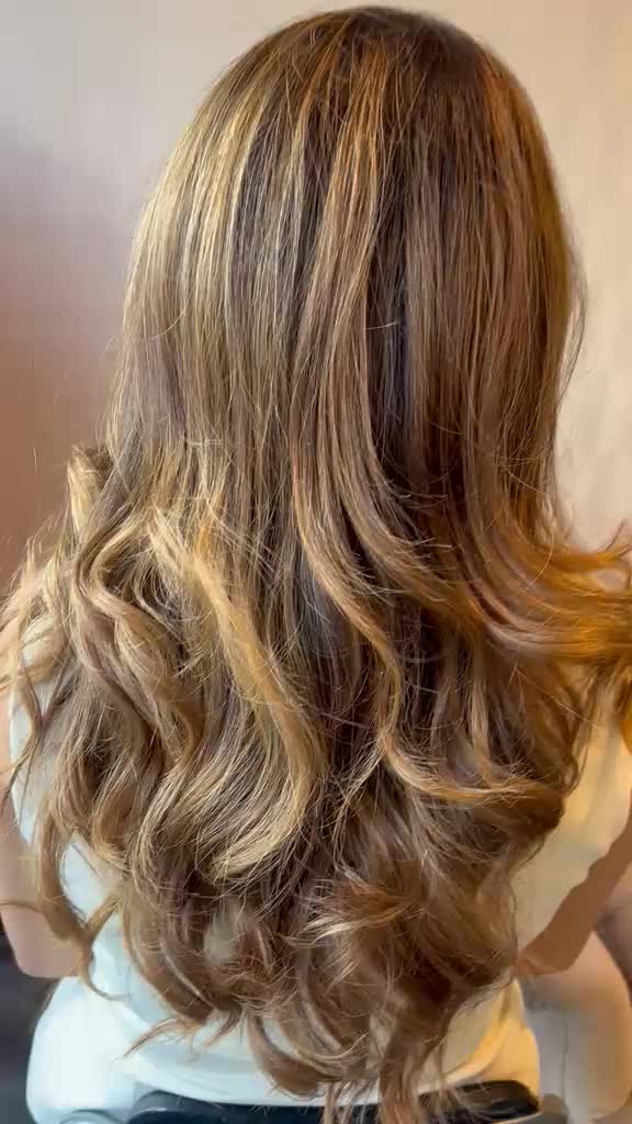 @Ilona.kapsalon.lunique