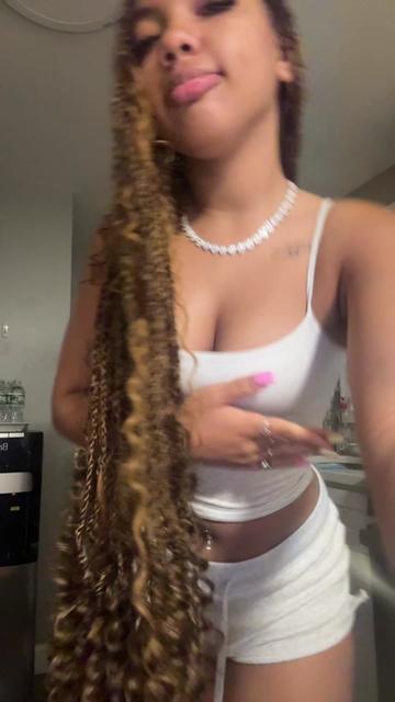 @lillyyjanesa