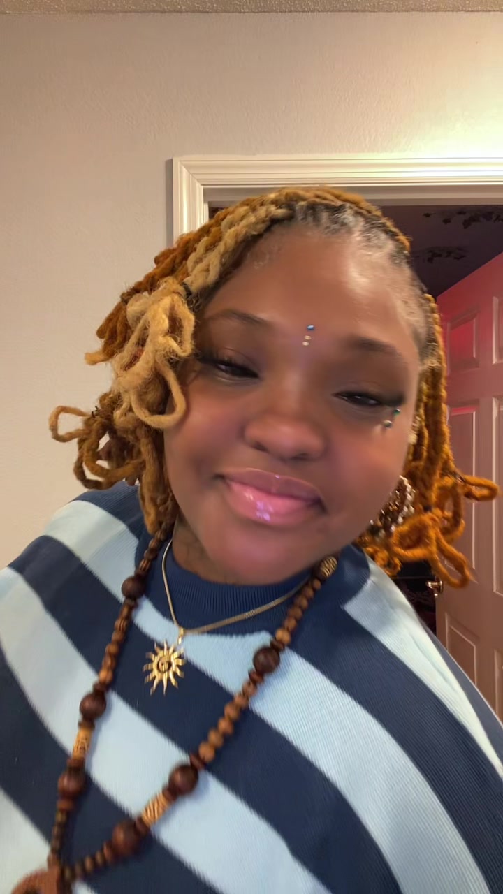 @azariaa 👩🏽&zwj;🦰