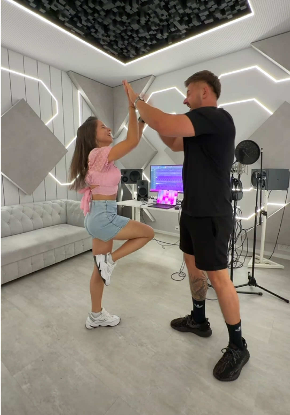 @Szupi_Official