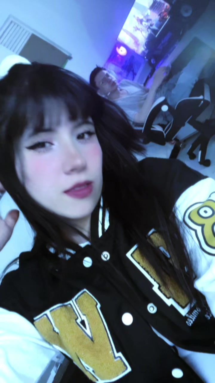 @laulau2323