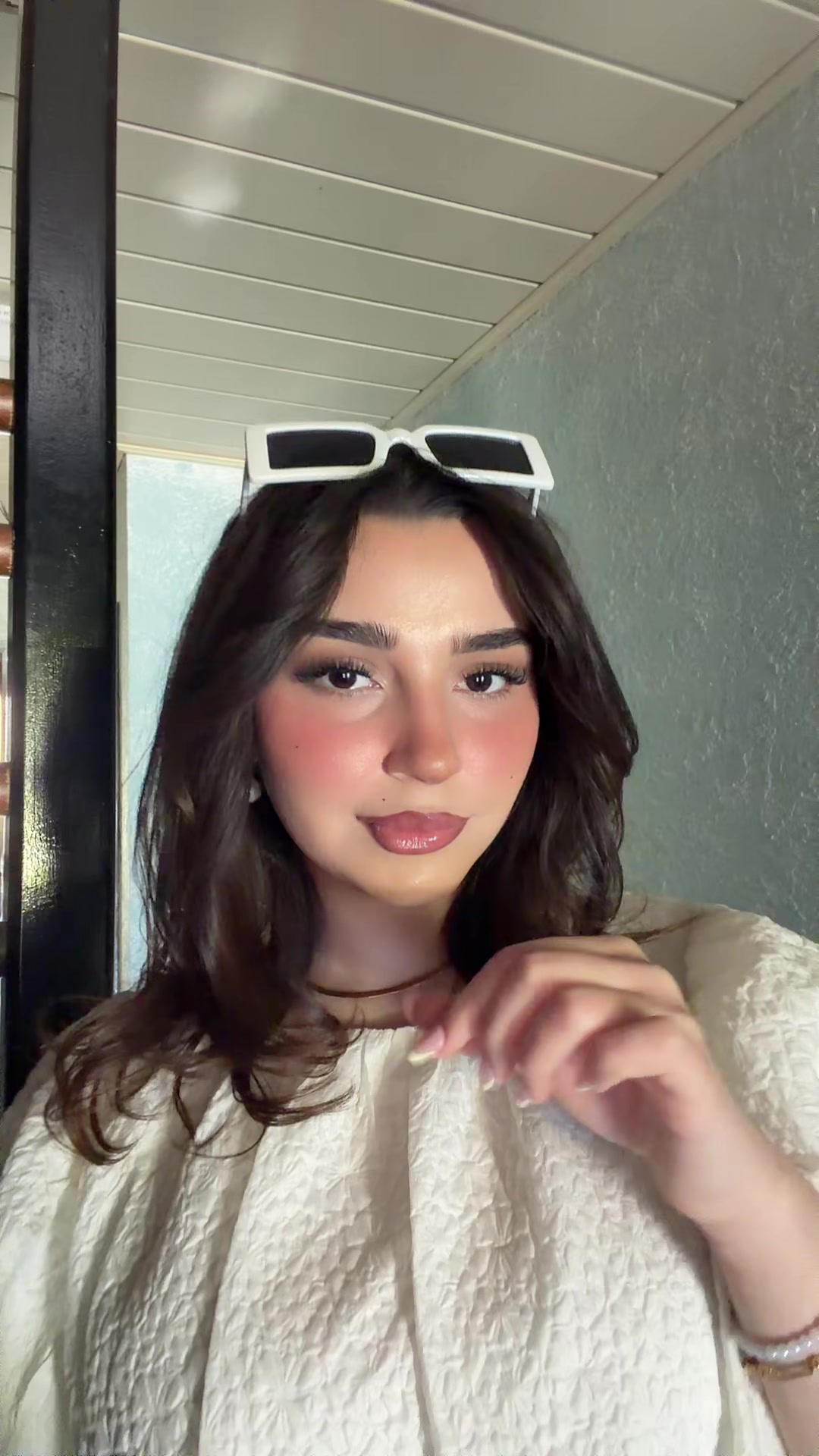 @𝒱