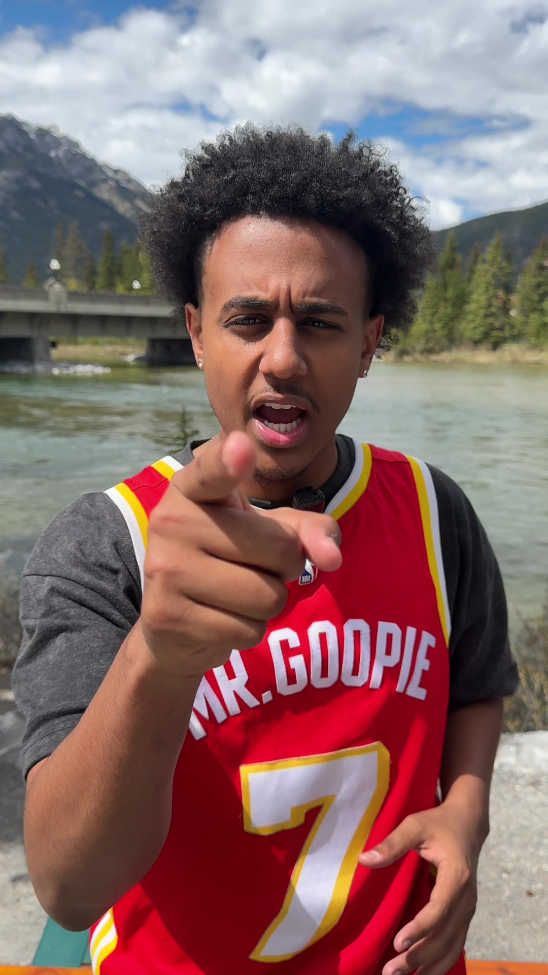@MrGoopietv