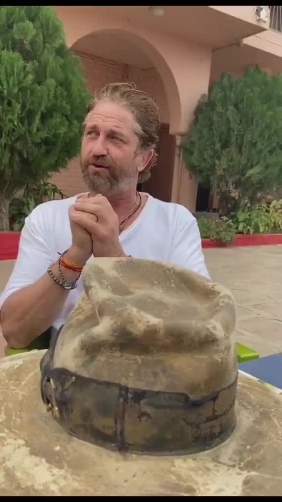 @GERARD BUTLER
