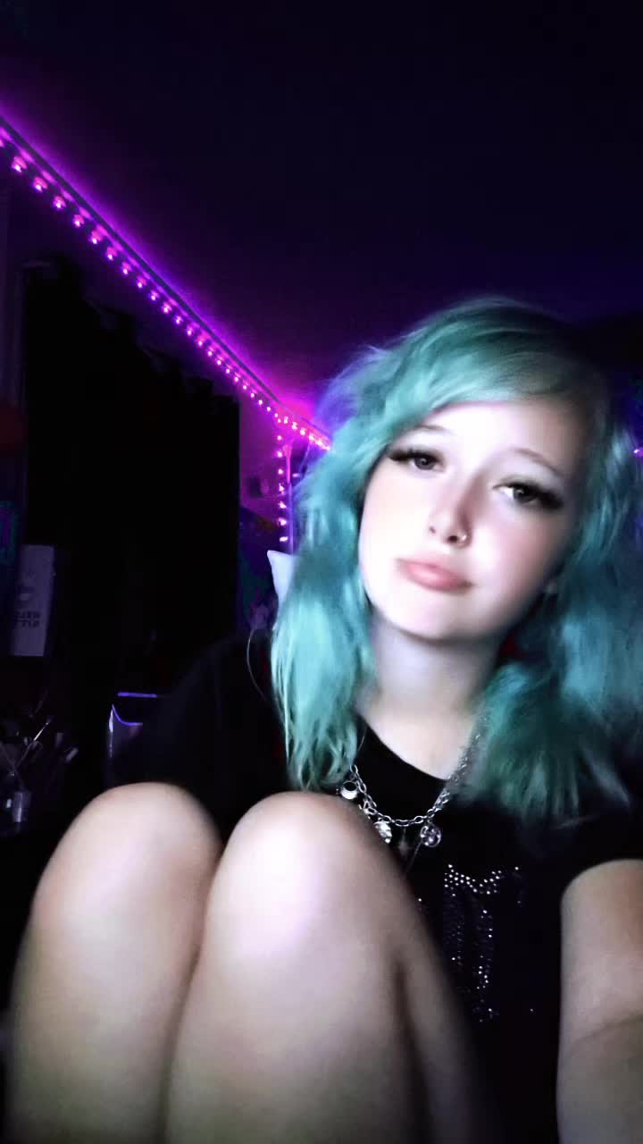 @𖣂Emma🧡💚