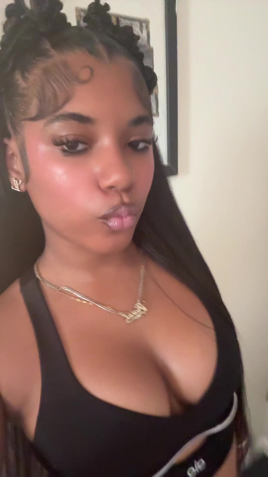 @latinaa<3