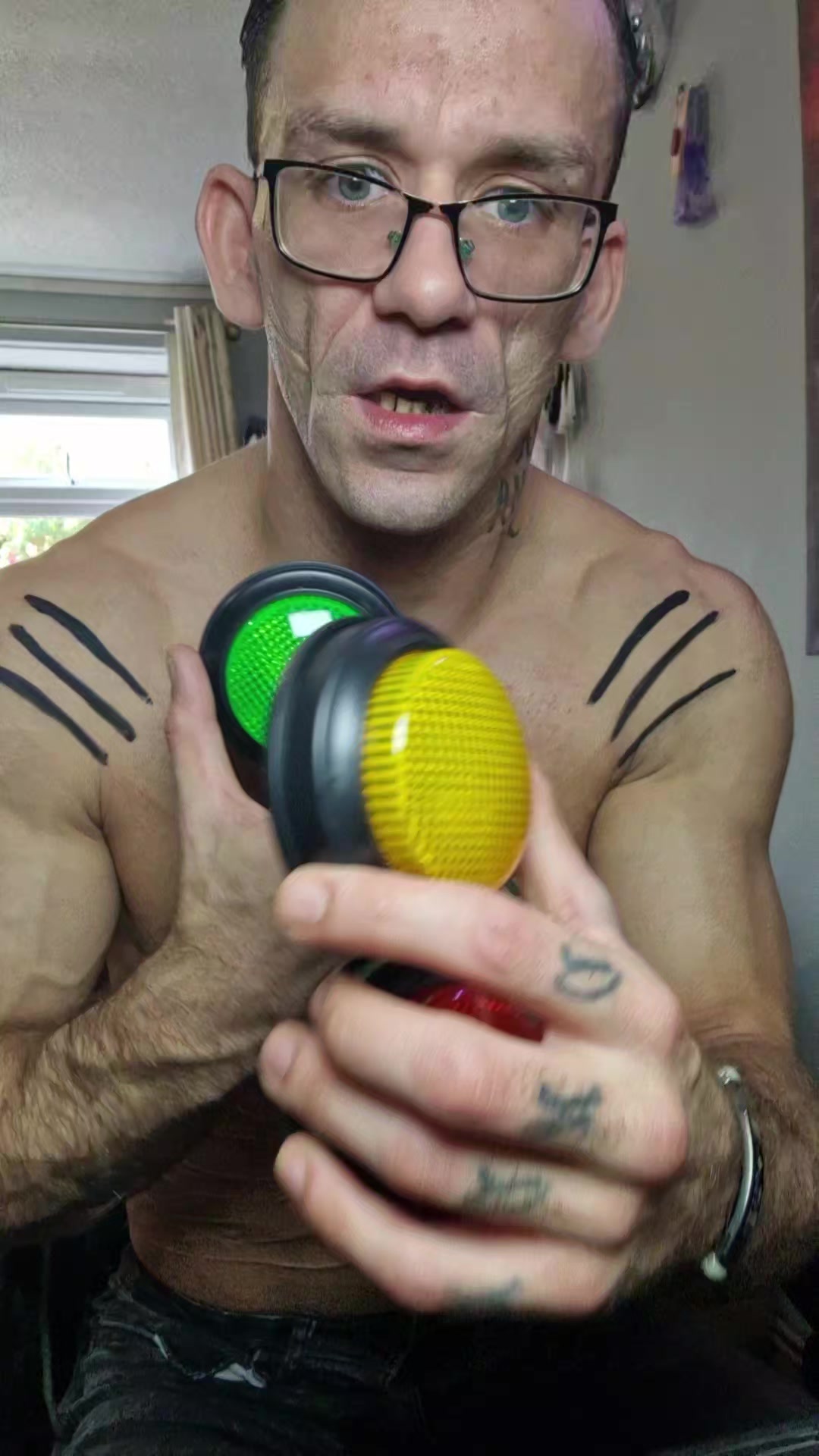 @Michael Lloyd/bodybuilder