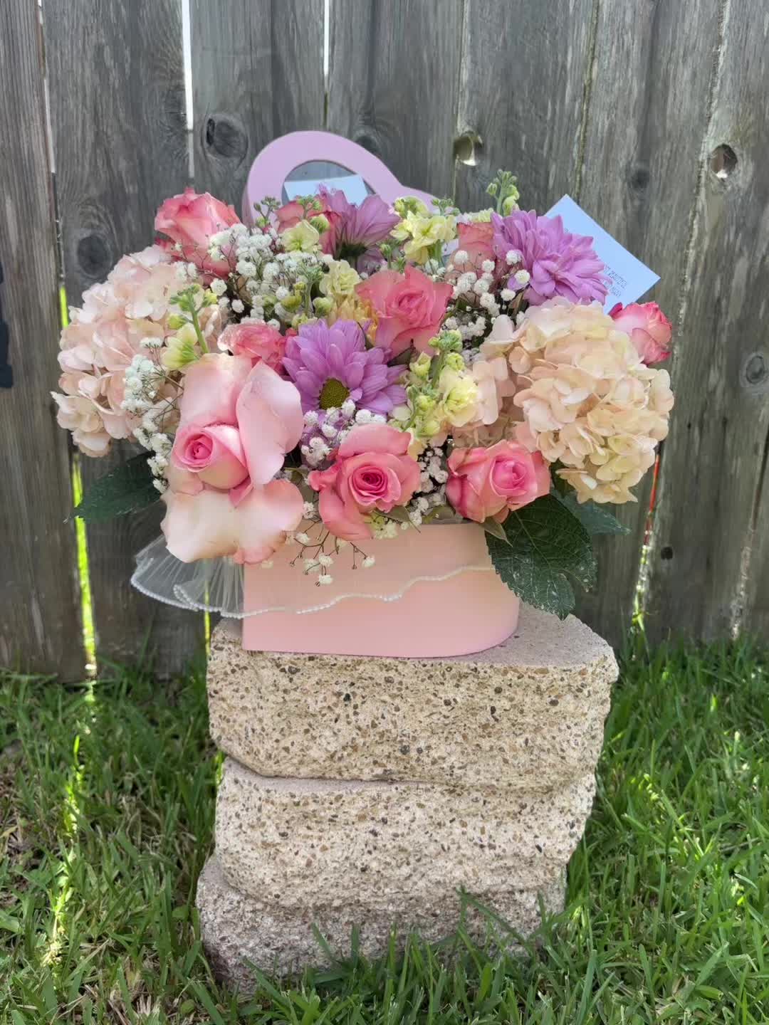 @floriebouquets