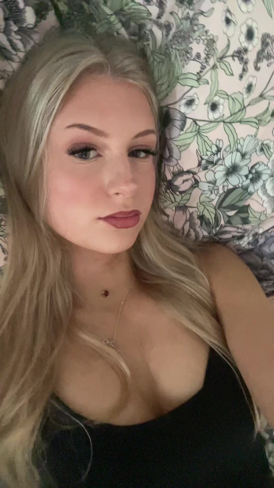 @𝐸𝓂𝓂𝒶 🪩🥂🌸