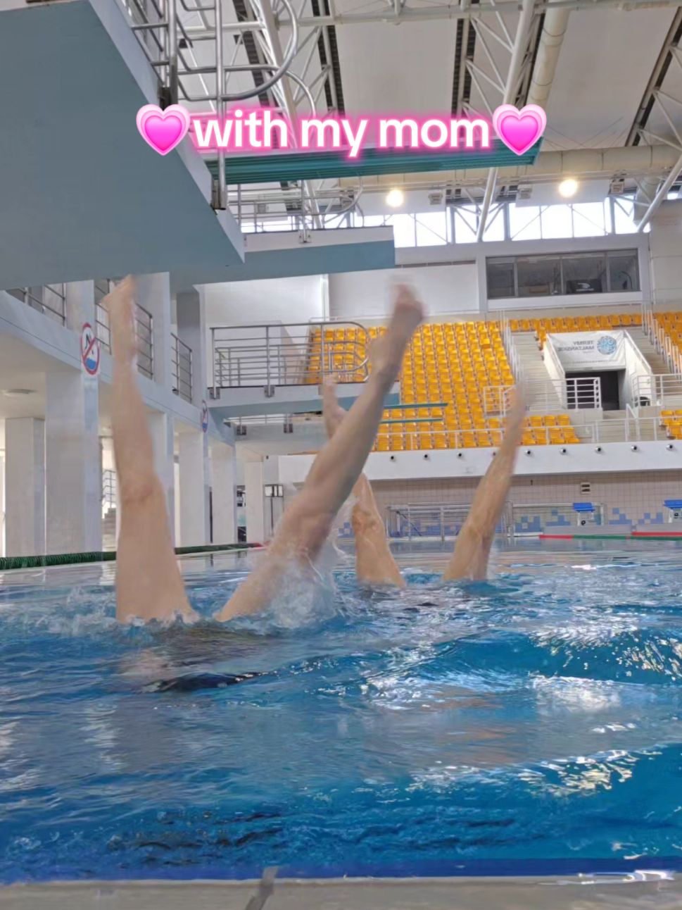 @artswim girl