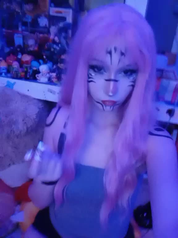 @⦻live ⁉️