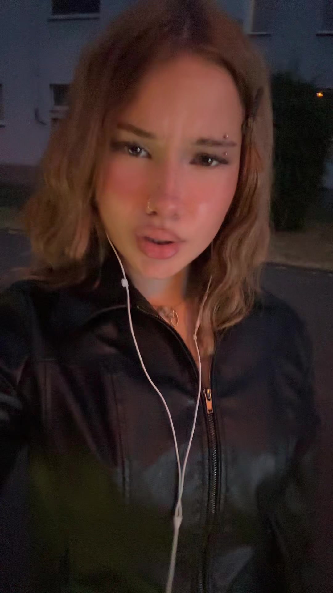 @🏃♀️➡️