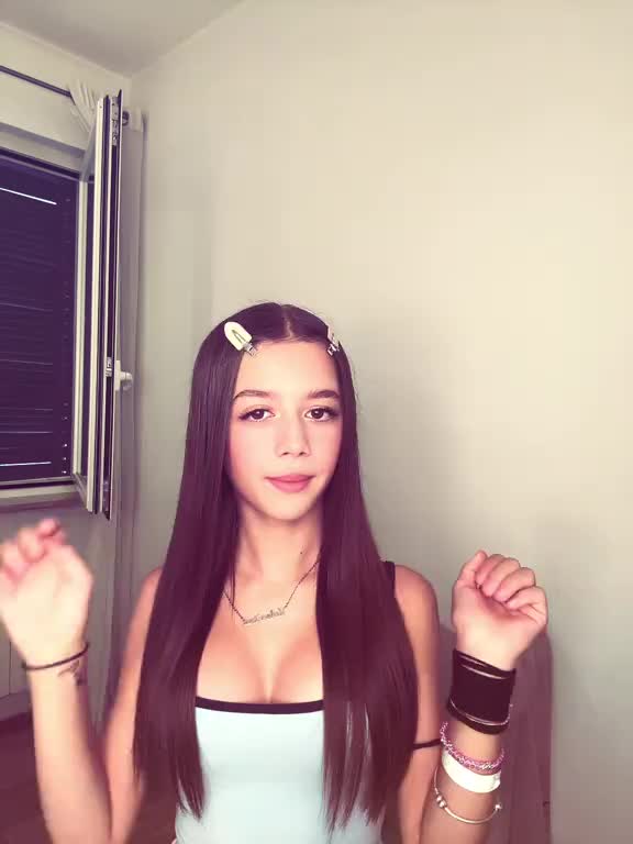 @𝓥𝓪𝓵𝓮𝓷𝓽𝓲𝓷𝓪