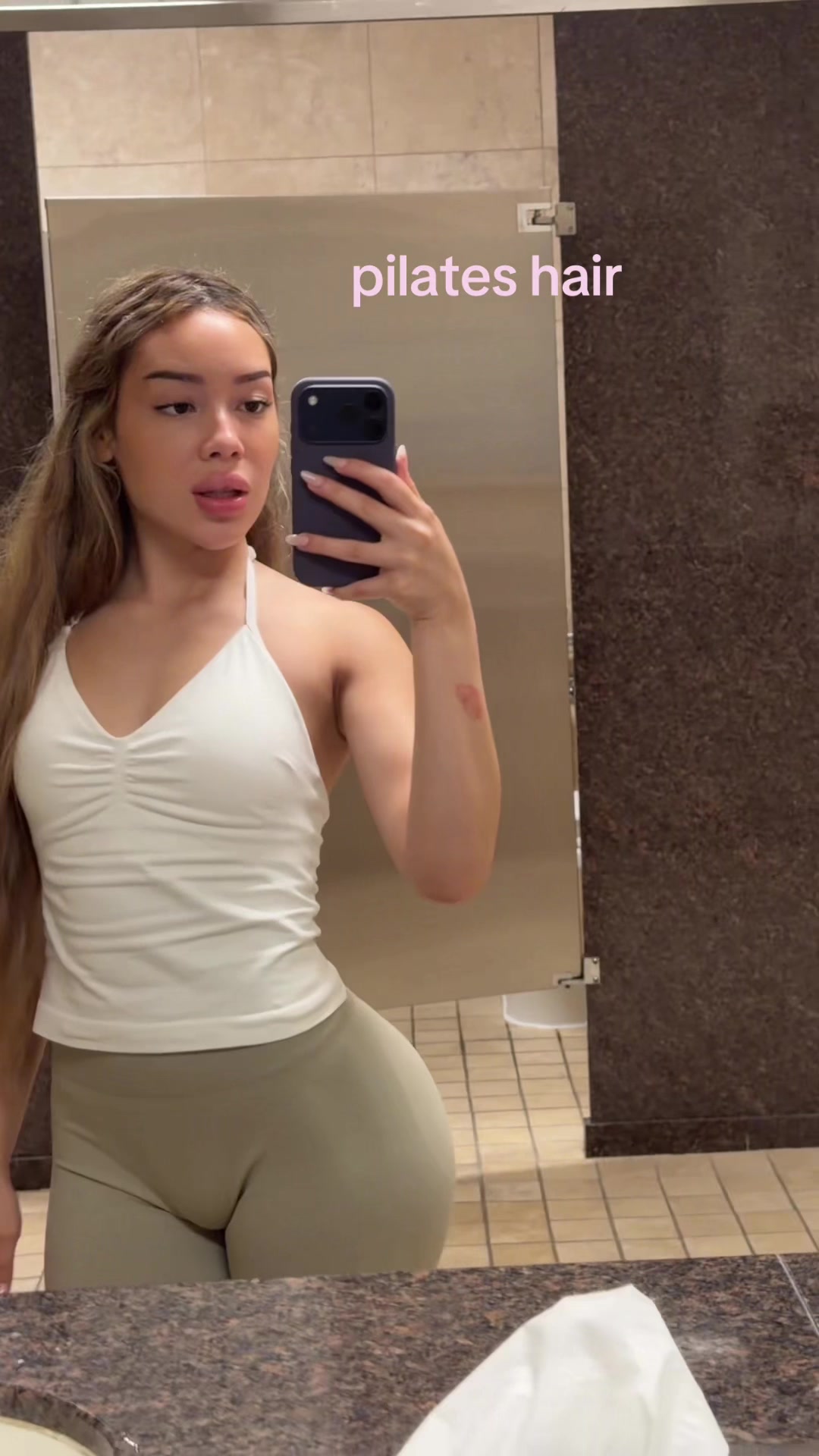 @bella g