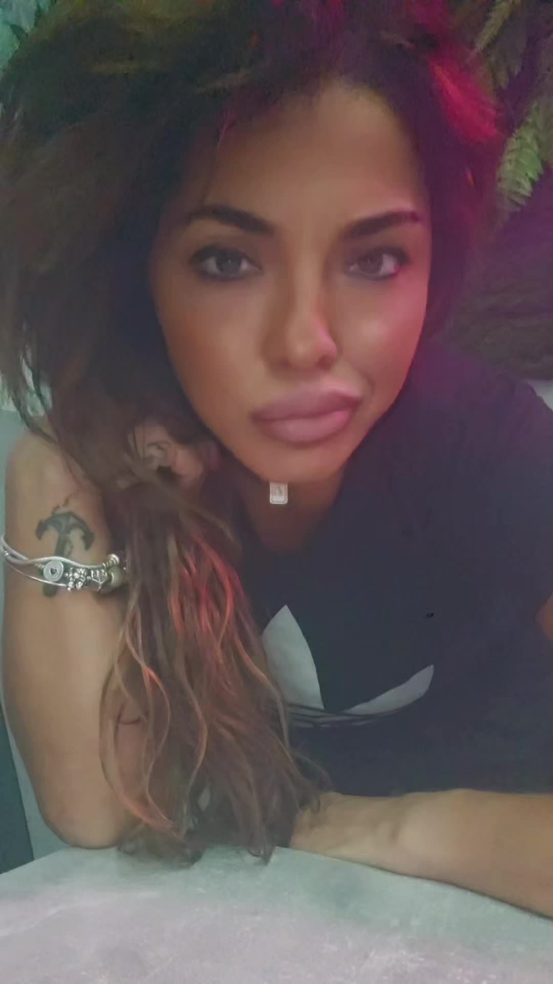@𝒜𝓃𝓉💍𝓃𝑒𝓁𝓁𝒶  🪽