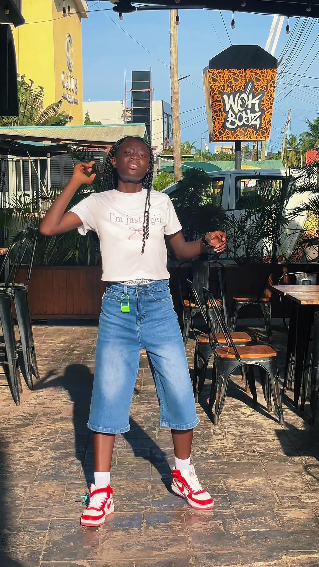 @afrochichi