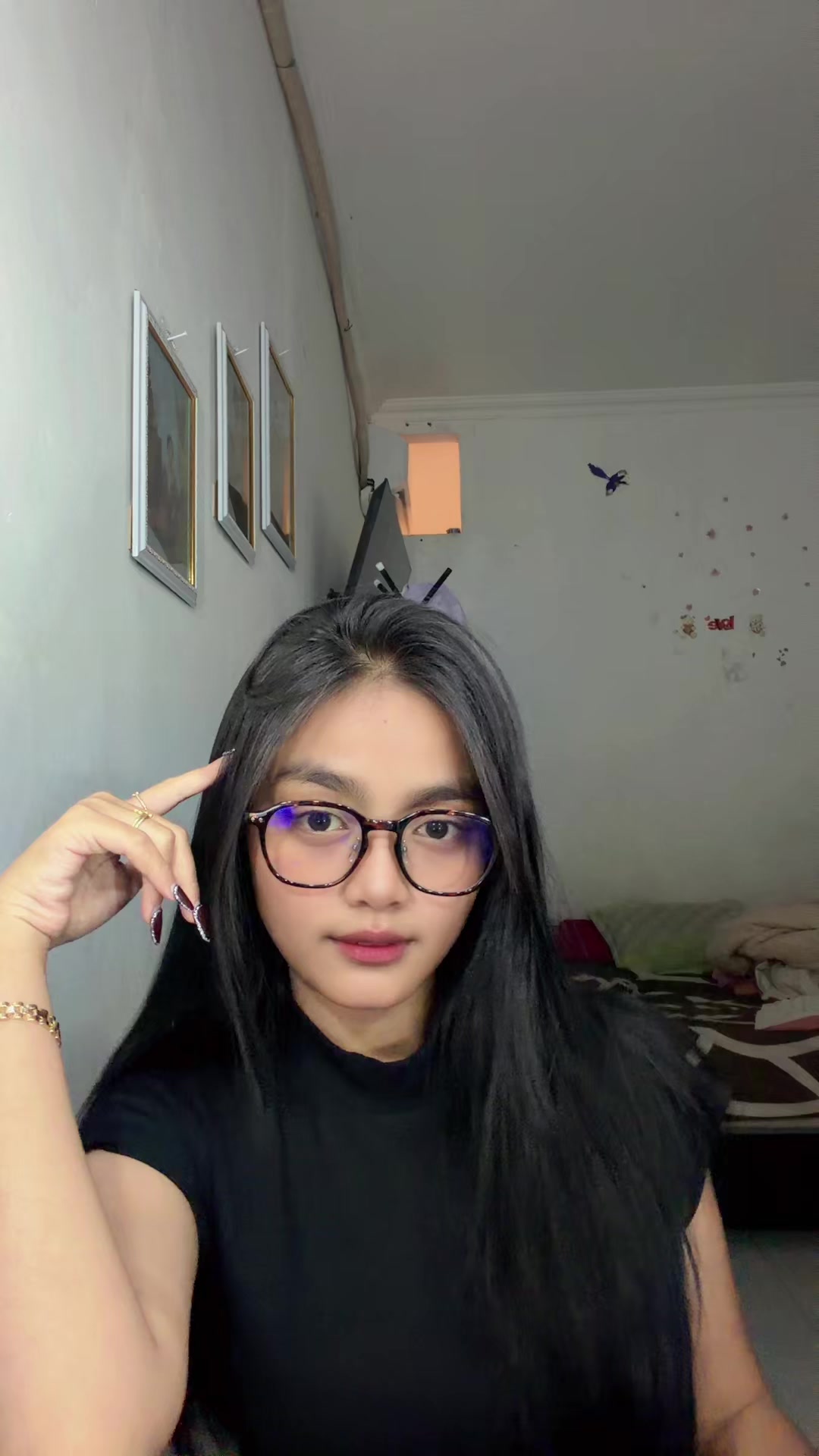 @allyizaz_
