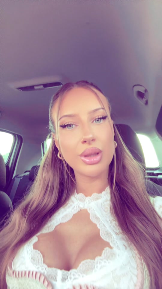@Larissaxra