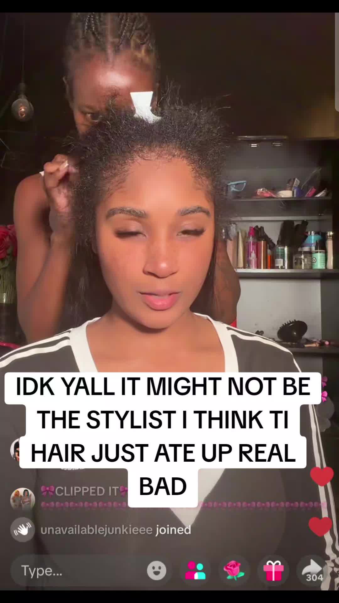 @Whileyouwereoffline