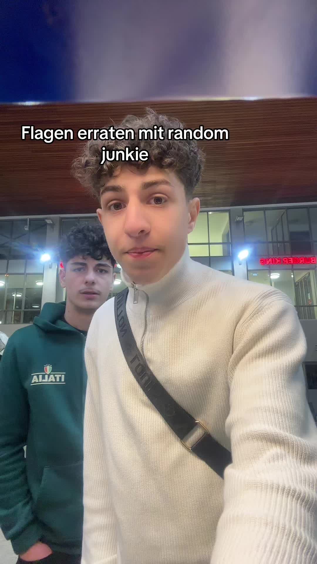 @🥥