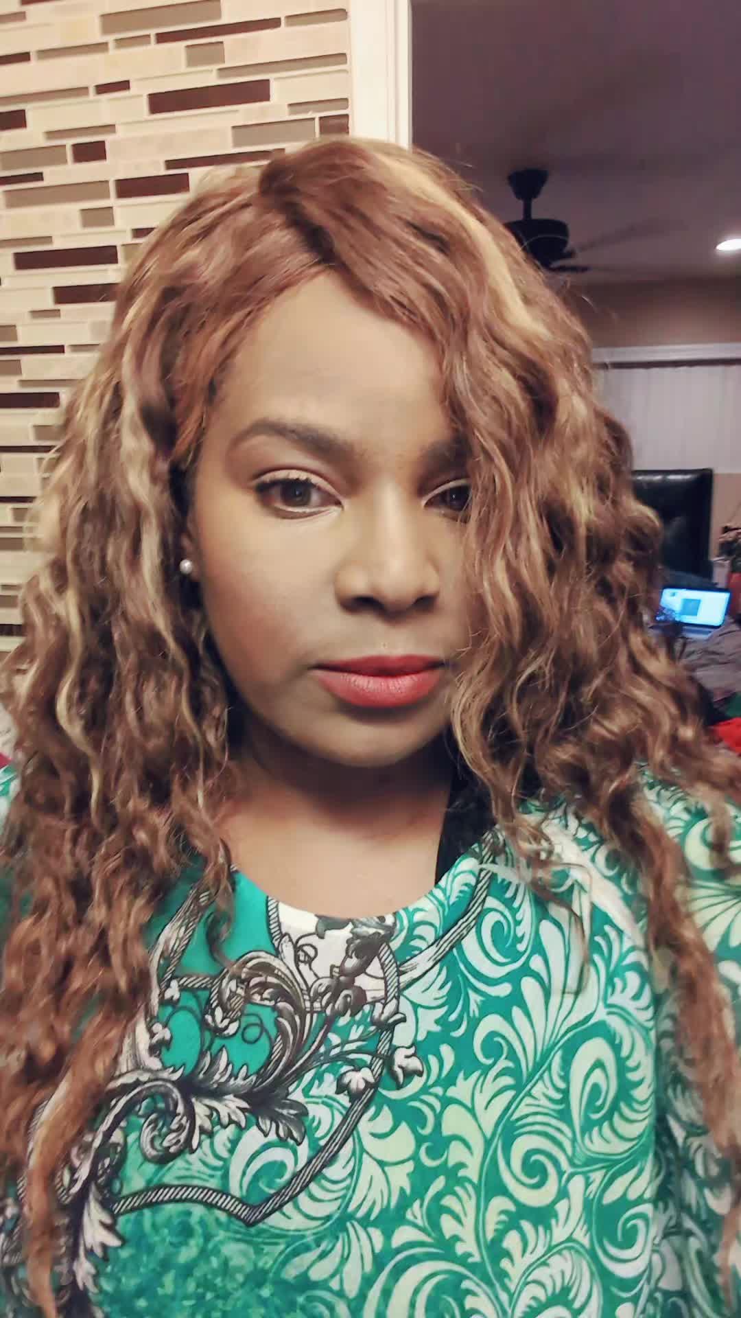 @MsNinaButtafly