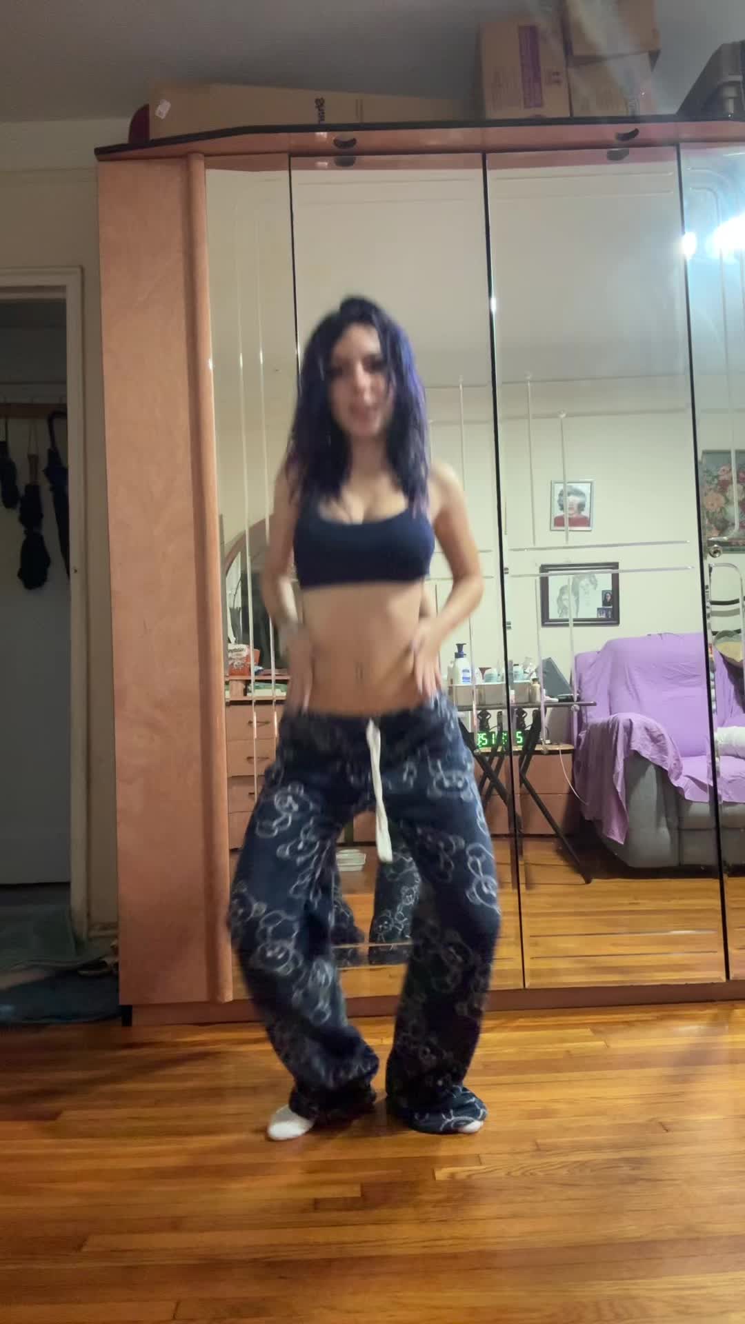 @qh0st1n