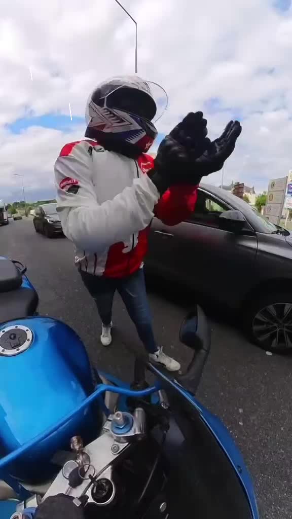 @LE MOTARD DANSANT