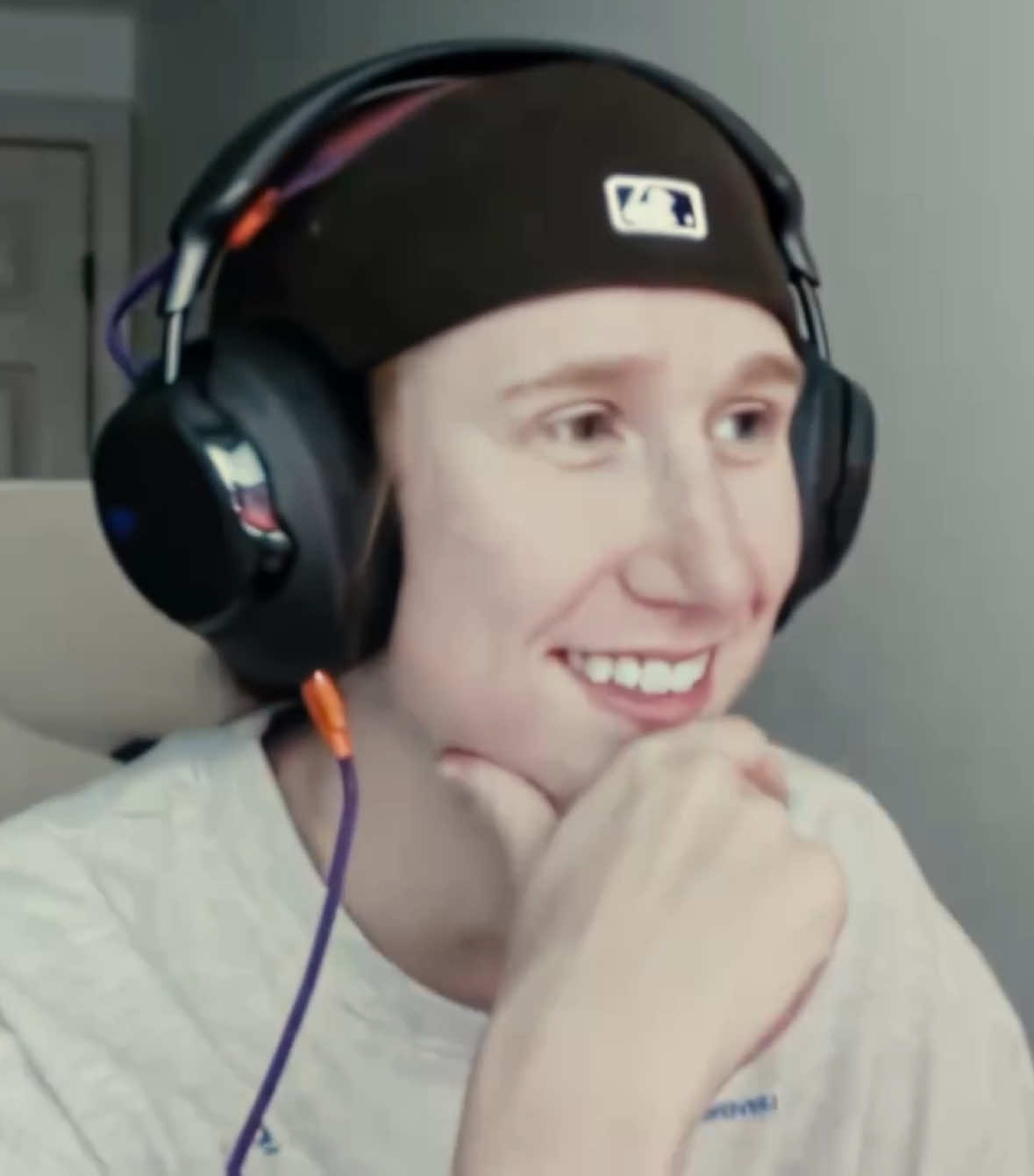@Leona🗯️