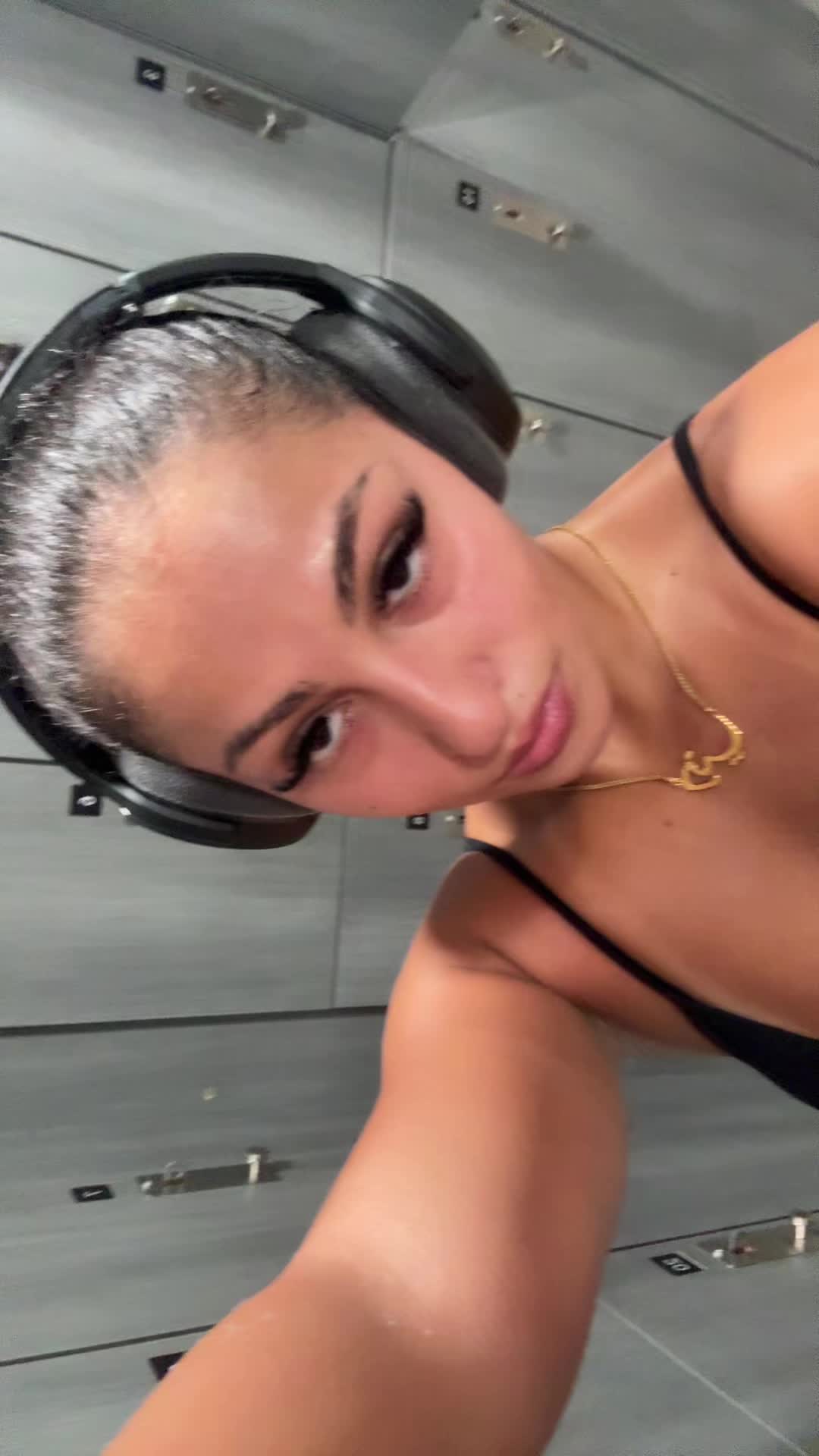 @Mo