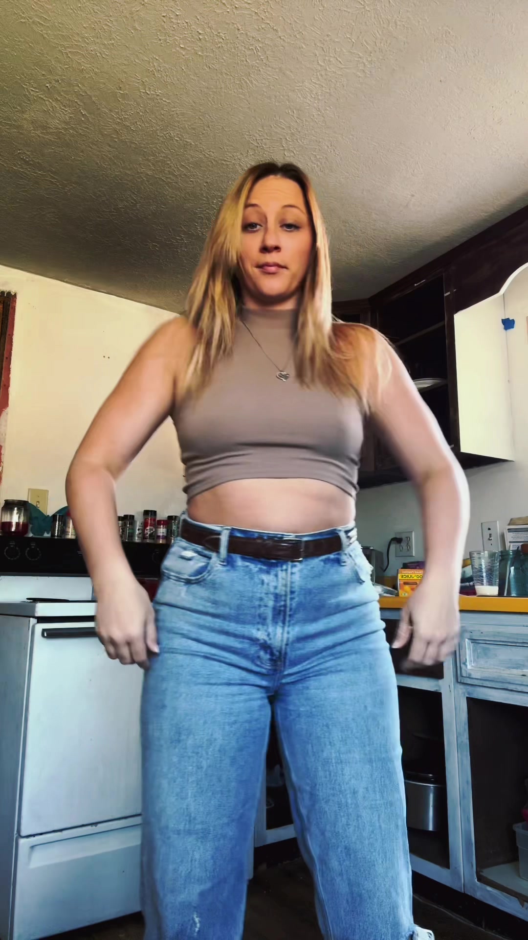 @izzyb_98