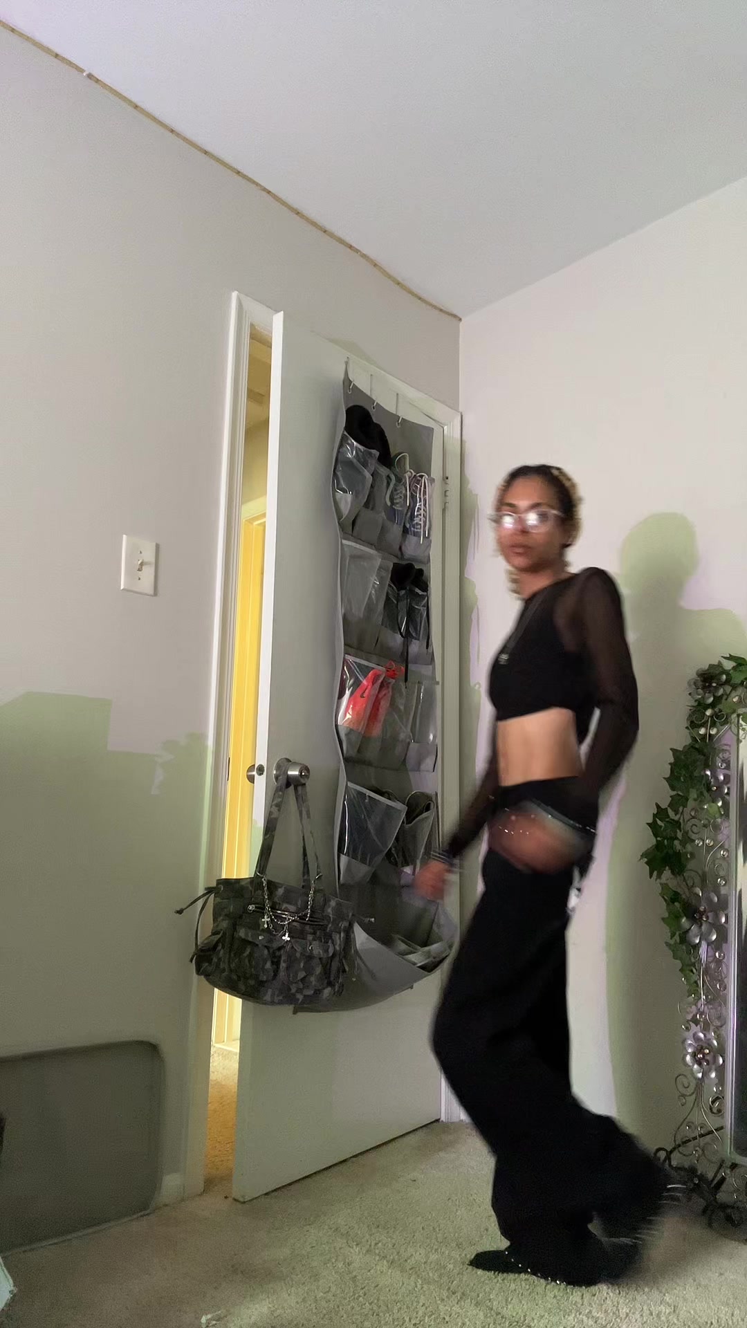 @nosmilingnini