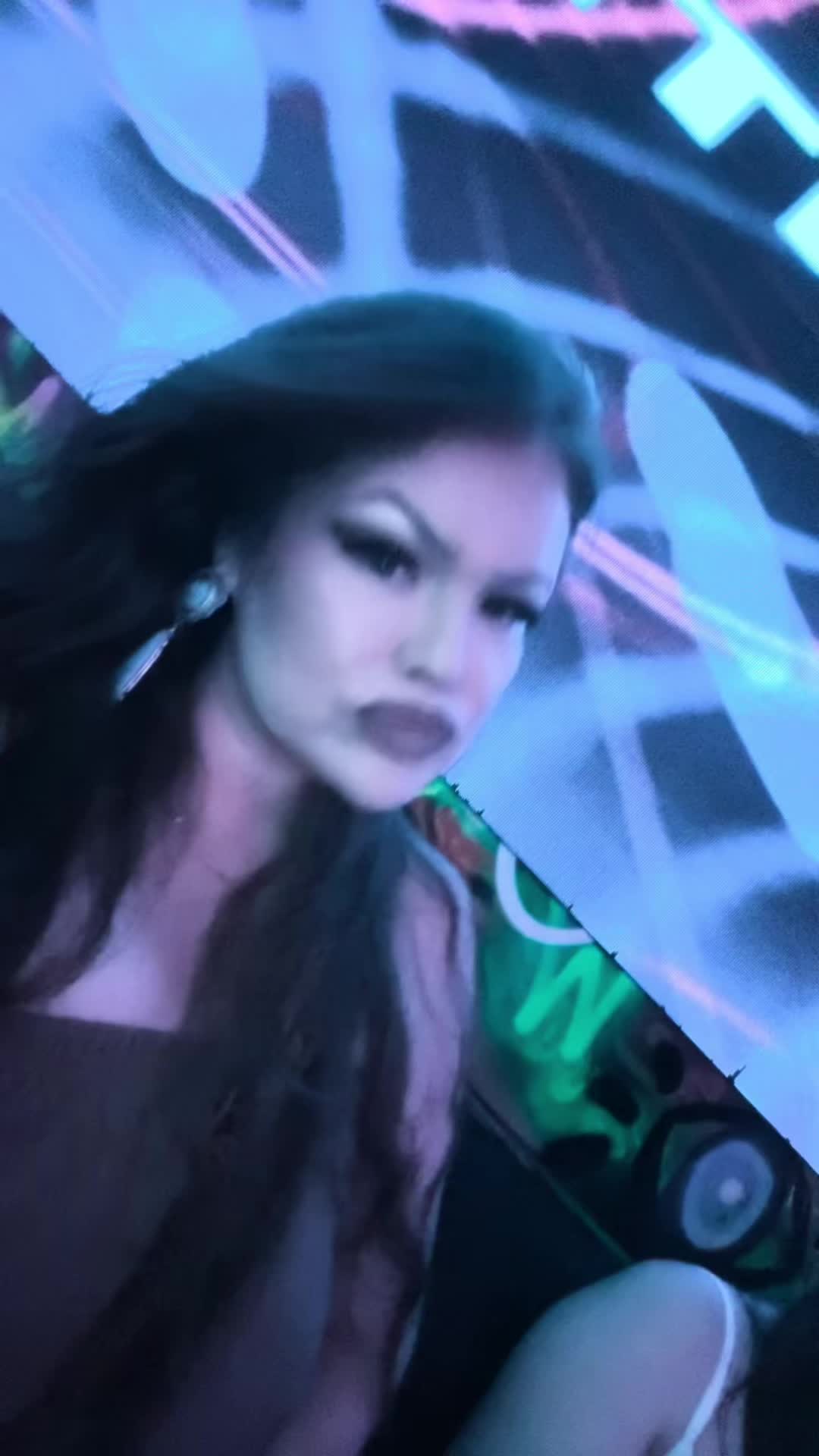 @Desirae Desnomie