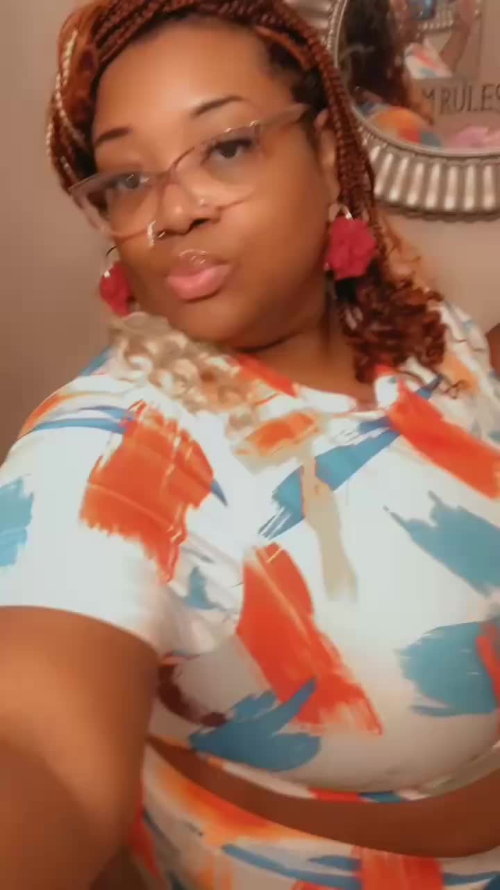 @PlusSizeBarbi