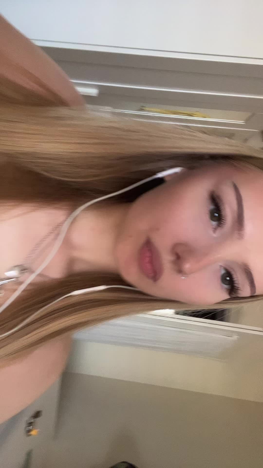 @ameliaᥫ᭡