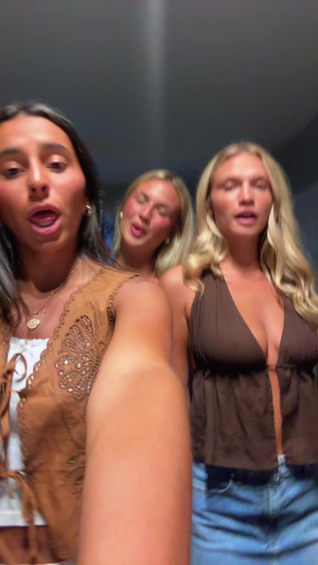 @Gia Gia Gia